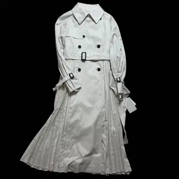 미사용 24년 모델 셀프리지 플리츠 디자인 트렌치코트 38