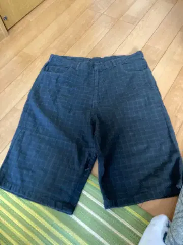 HARDY HARDY 다크 그레이 체크 무늬 숏팬츠