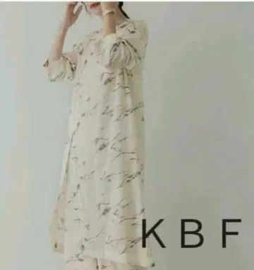 KBF 뉴앙스 패턴 롱 원피스 긴팔 아이보리
