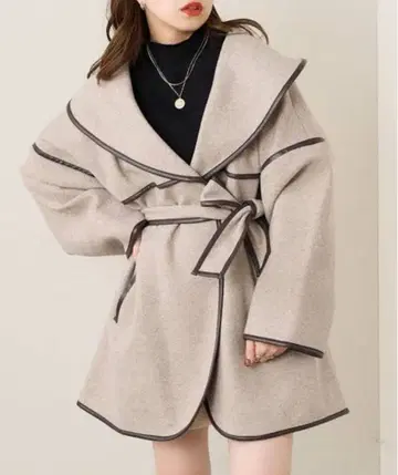 who's who Chico 파이핑 숏코트 베이지