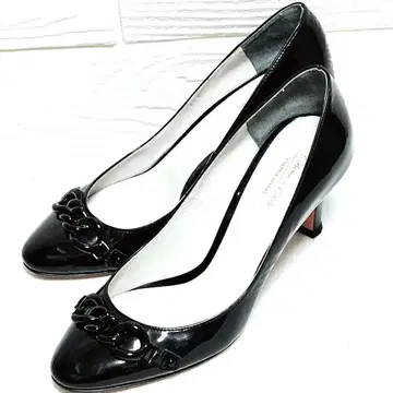 새상품급 오데뜨 앤 오딜 [ 23.0 ] 하이힐 에나멜 체인 블랙