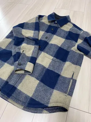 UNIQLO 유니클로 네이비 베이지 체크 무늬 셔츠 자켓