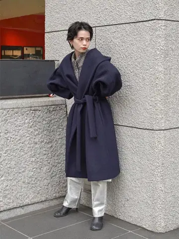 MECRE 메 네이비 후드 부착 롱 코트