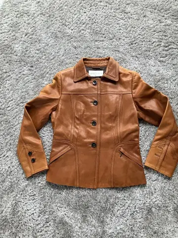브라운 가죽 자켓