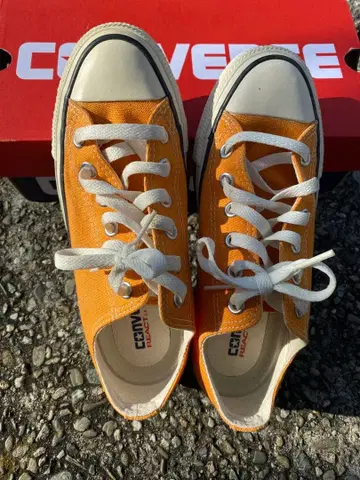 Converse 오렌지 로우컷 스니커즈