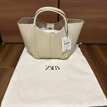 미사용 새상품 택 포함!! ZARA 스티치 미니 시티백 아이보리
