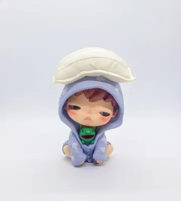 POPMART HIRONO ECHO STAYING UP