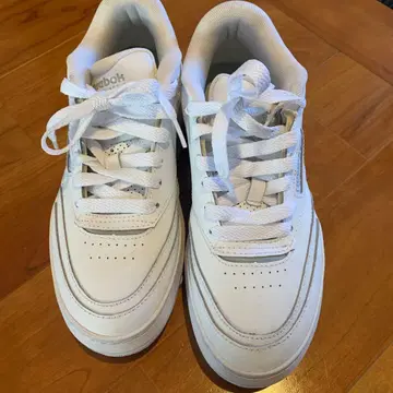 리복 클래식 스니커즈 화이트