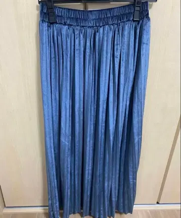 벨로아 플리츠 롱 스커트