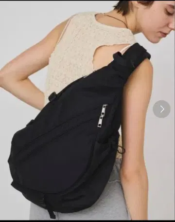 un/neu 발수 멀티 아웃 포켓 문 바디백