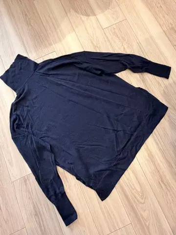 저널 새상품급 네이비 하이넥 스웨터 니트