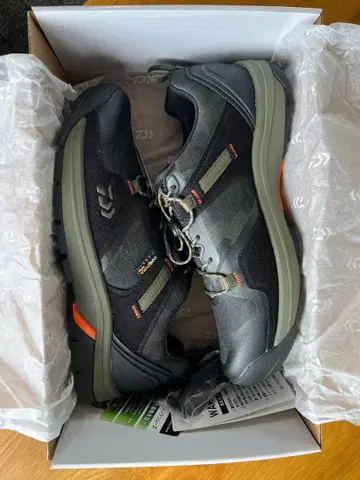 다이와 스파이크 슈즈 그린 카모 26.5cm