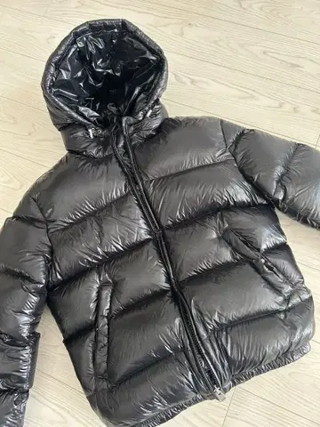 ZARA 광택 다운 자켓 S