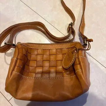 브라운 가죽 숄더백 새상품급