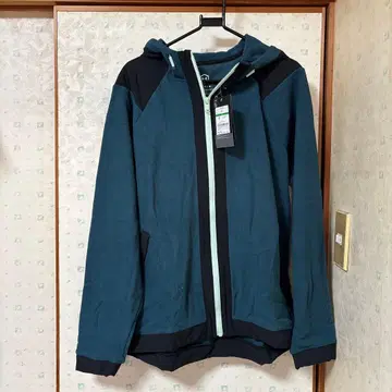 택 포함 미사용 새상품 언더아머 후드티 LG