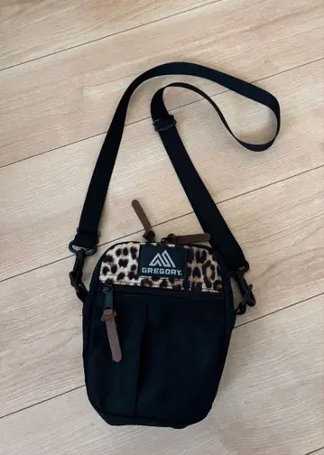 GREGORY 퀵 포켓 M 레오파드 무늬