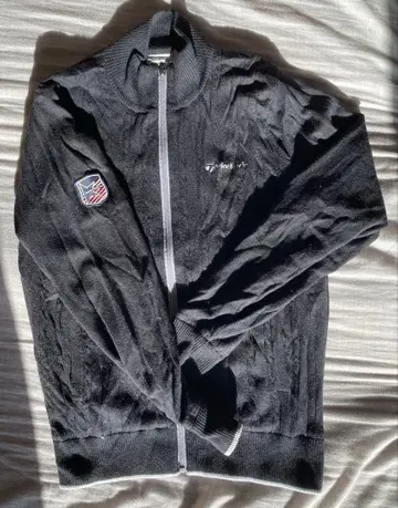 TaylorMade 블랙 집업 스웨터