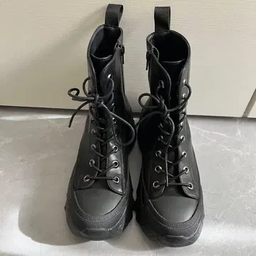 JEANASIS 레이스업 스니커즈 부츠 블랙 하이컷 부츠