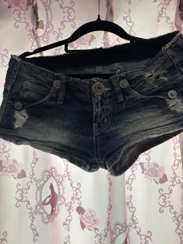 d.i.a. 데미지 가공 데님 숏팬츠