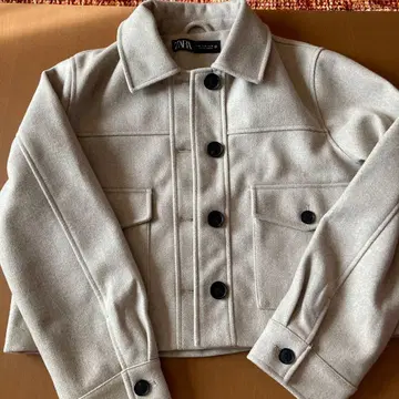 새상품급 ZARA 숏 기장 아우터