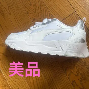 PUMA 화이트 스니커즈