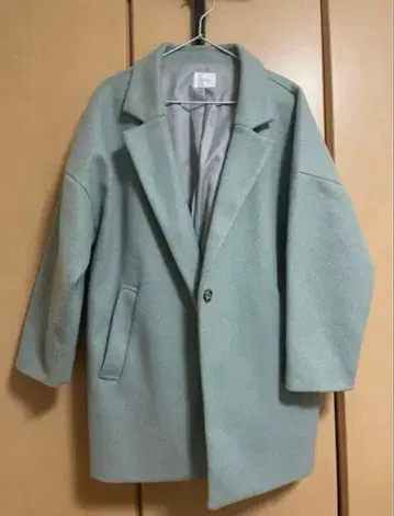 [ 가격 인하 중 ] LOWRYSFARM 코트 민트 그린