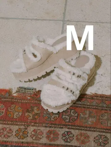 Darich 다리치 페이크 무스탕 벨트 슬립온