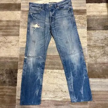 데미지 가공 라이트 블루 데님