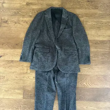 EDIFICE 그레이 계열 체크 무늬 캐주얼 수트