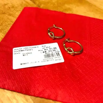 어반 리서치 리본 귀걸이