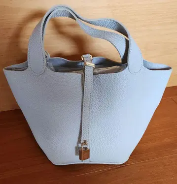 큐브 백 라이트 블루