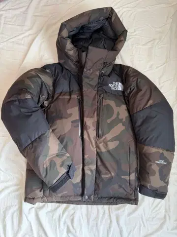 THE NORTH FACE 다운 자켓 카모플라쥬 바르톨로