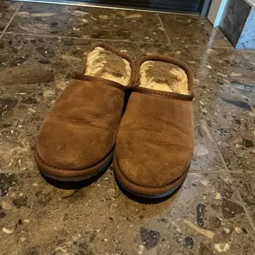 EMU 무스탕 슬리퍼