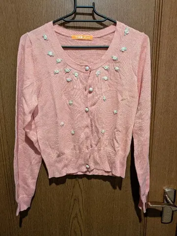 꽃 자수 장식 핑크 니트 가디건