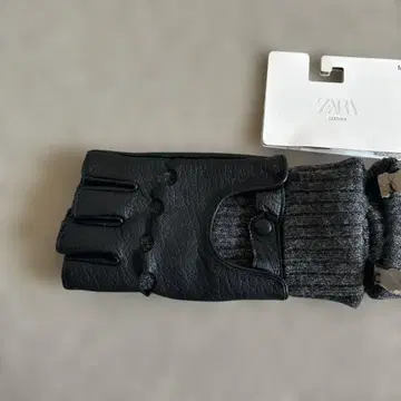 ZARA 장갑 미사용 이번 시즌 M 사이즈