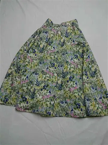 이에나 꽃무늬 플레어 스커트 38 사이즈 일본제 폴리에스테르 100%