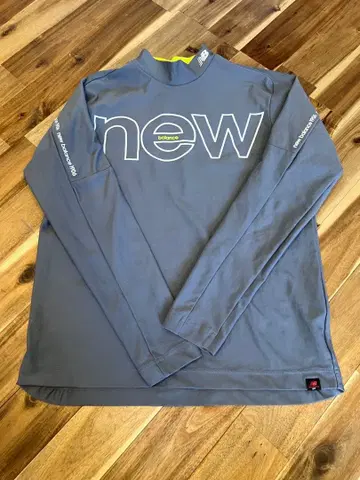 골프웨어 New Balance 그레이 T셔츠 사이즈 4