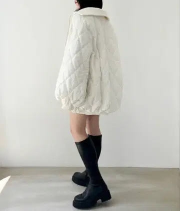 Heather 퀼팅 볼륨 블루종 화이트