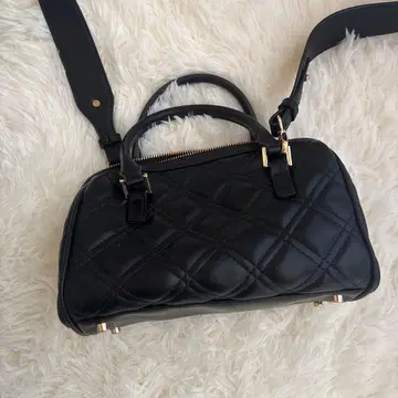 블랙 퀼팅 숄더백