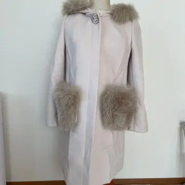 퍼가 달린 후드의 롱 코트 36