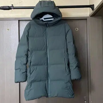 유니클로 심리스 다운 코트