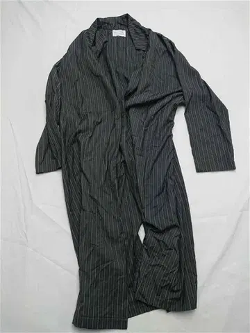 트리 카페 스트라이프 롱 가운 코트 블랙 계열 M 사이즈