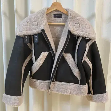 [ 새상품급 ] EMODA 보아 자켓 블랙