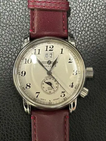 제플린 아날로그 손목시계 크로노그래프 ZEPPELIN