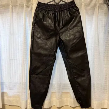 블랙 가죽풍 맨투맨 허리밴딩