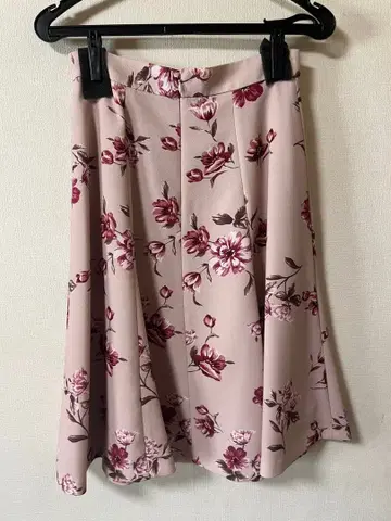 리란듀르 플라워 프린트 플레어 스커트 사이즈 2