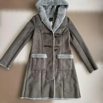 토카 후드 부착 페이크 무스탕 코트