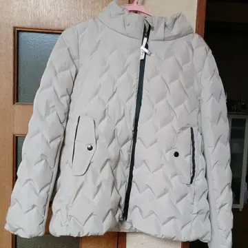 미세스 얇은 그레이 퀼팅 다운 자켓