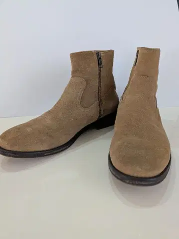 베이지 스웨이드 사이드 지퍼 부츠