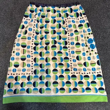 새상품사 모던 패턴 스커트 사이즈 M